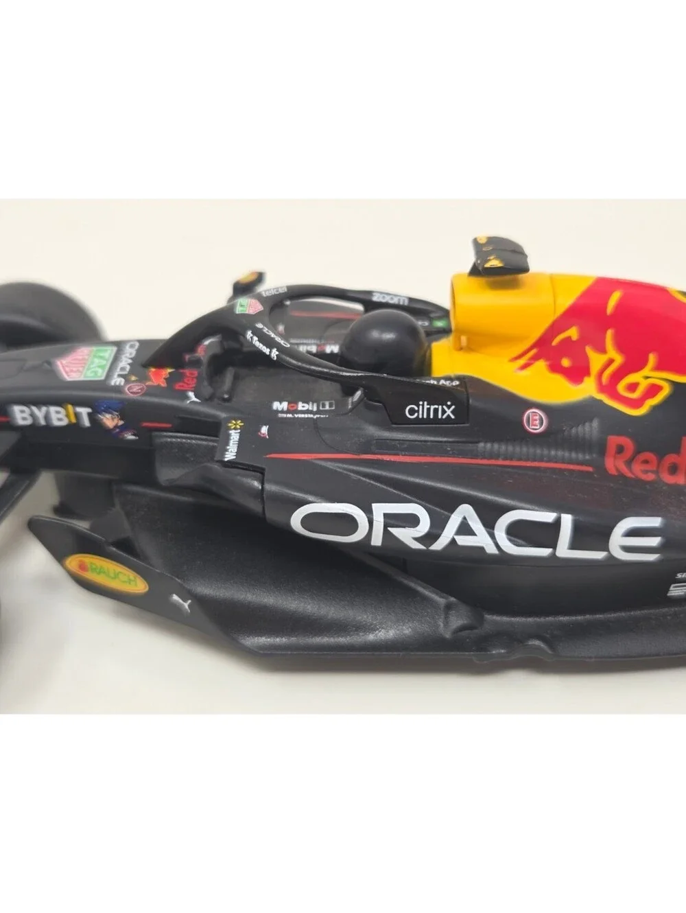 Maisto Oracle Red Bull Racing RB18 2022 F1 RC Car 1:24 Scale Max Verstappen